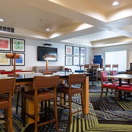Holiday Inn Express Hotel & Suites Evanston By Ihg Екстериор снимка