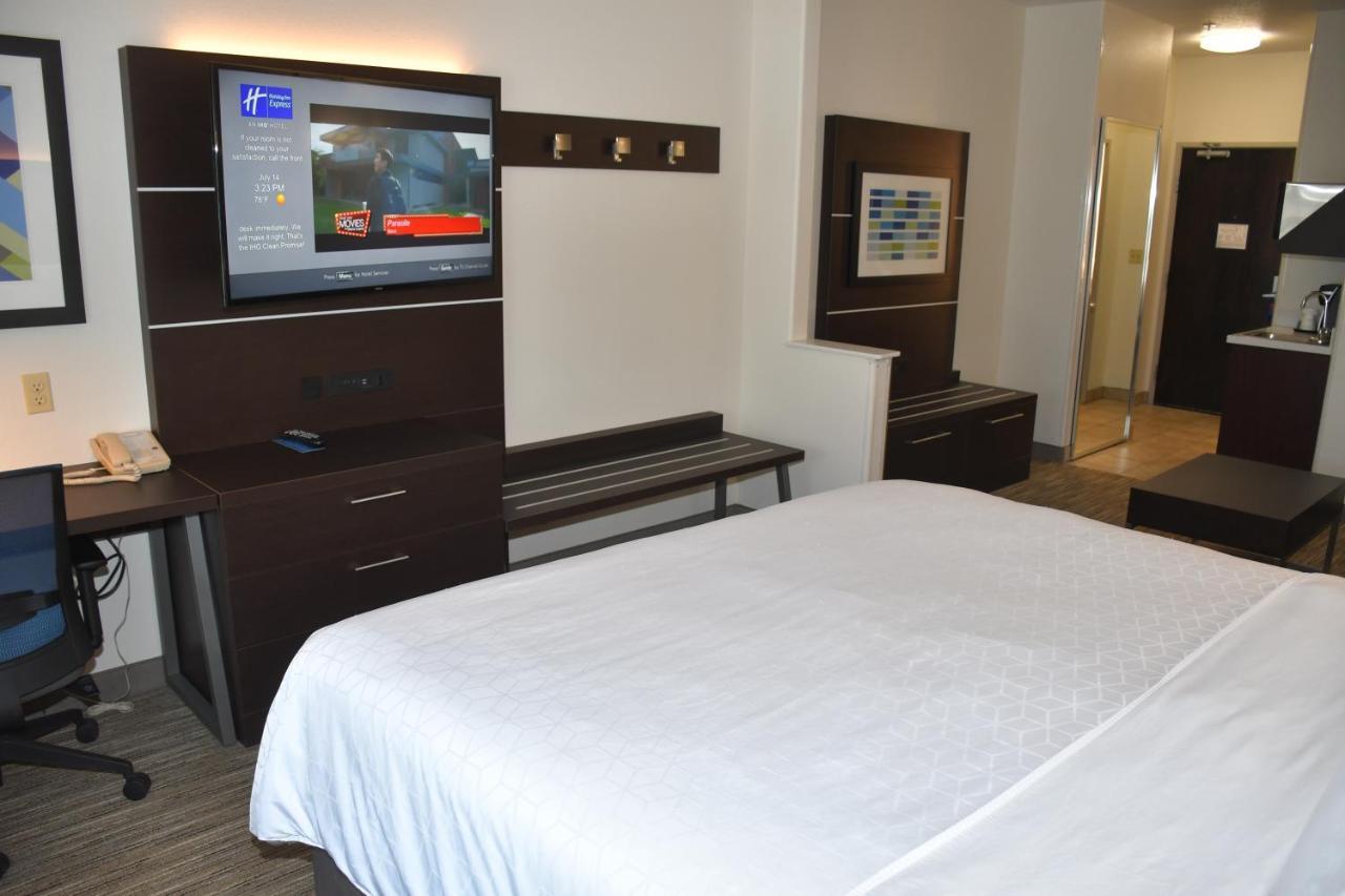 Holiday Inn Express Hotel & Suites Evanston By Ihg Стая снимка
