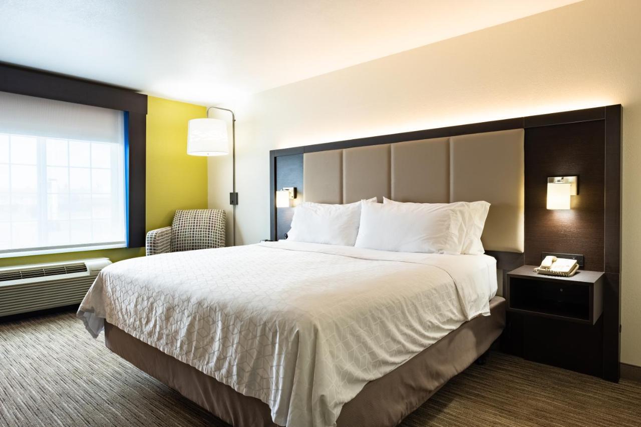 Holiday Inn Express Hotel & Suites Evanston By Ihg Екстериор снимка