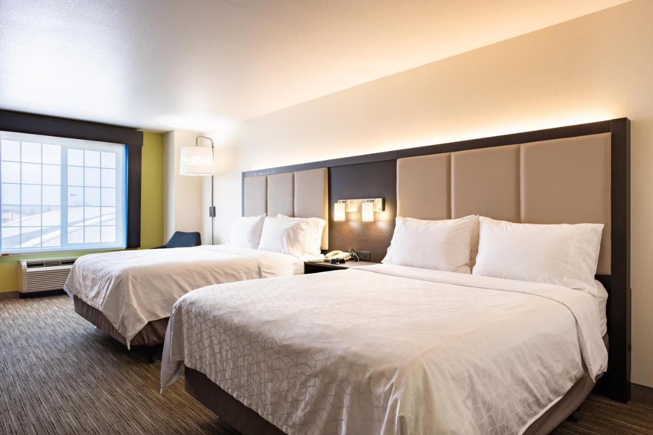 Holiday Inn Express Hotel & Suites Evanston By Ihg Екстериор снимка