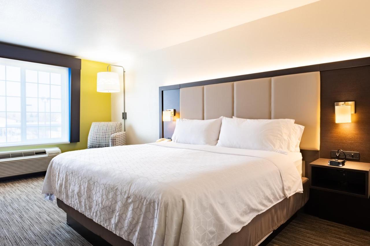 Holiday Inn Express Hotel & Suites Evanston By Ihg Екстериор снимка