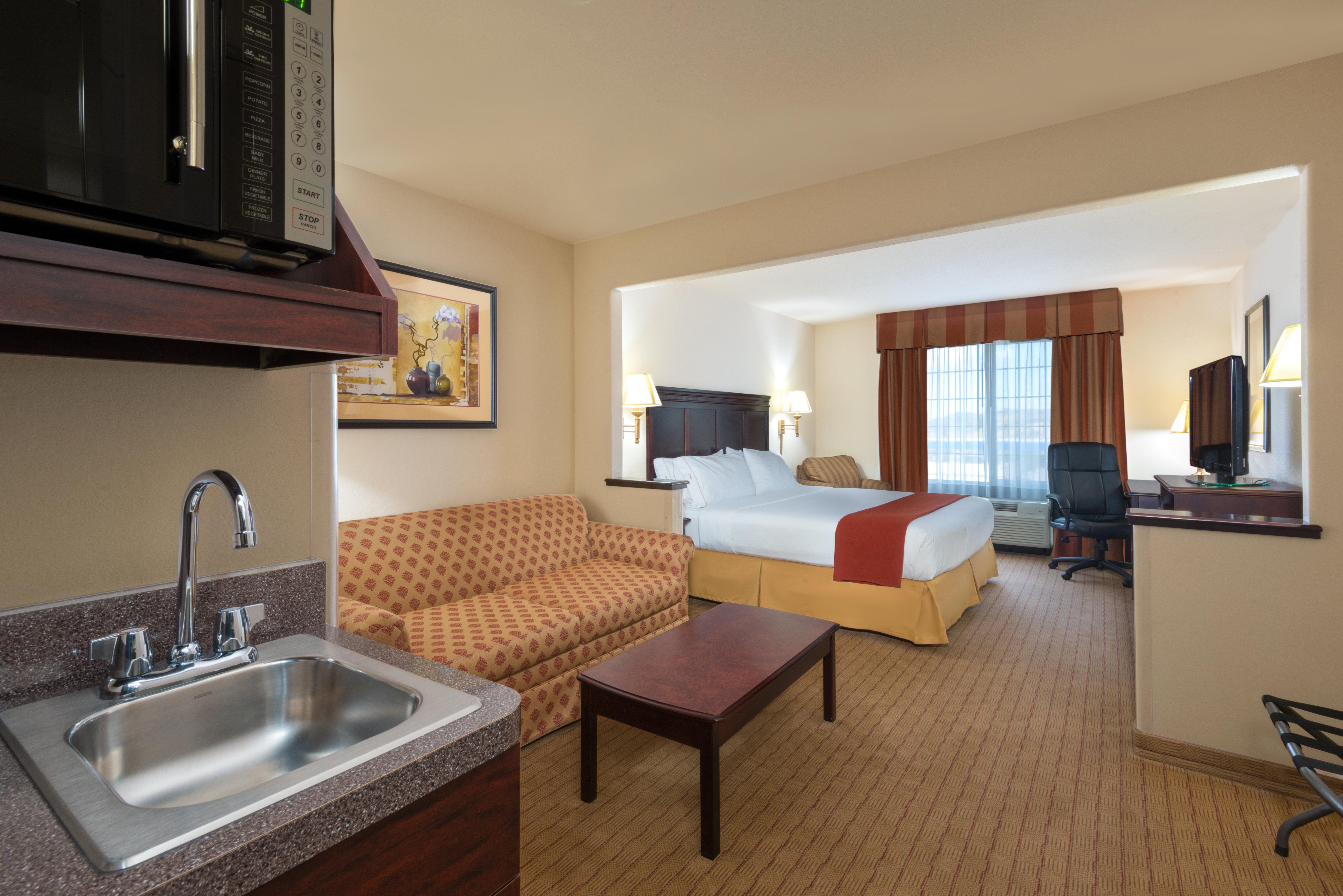Holiday Inn Express Hotel & Suites Evanston By Ihg Екстериор снимка
