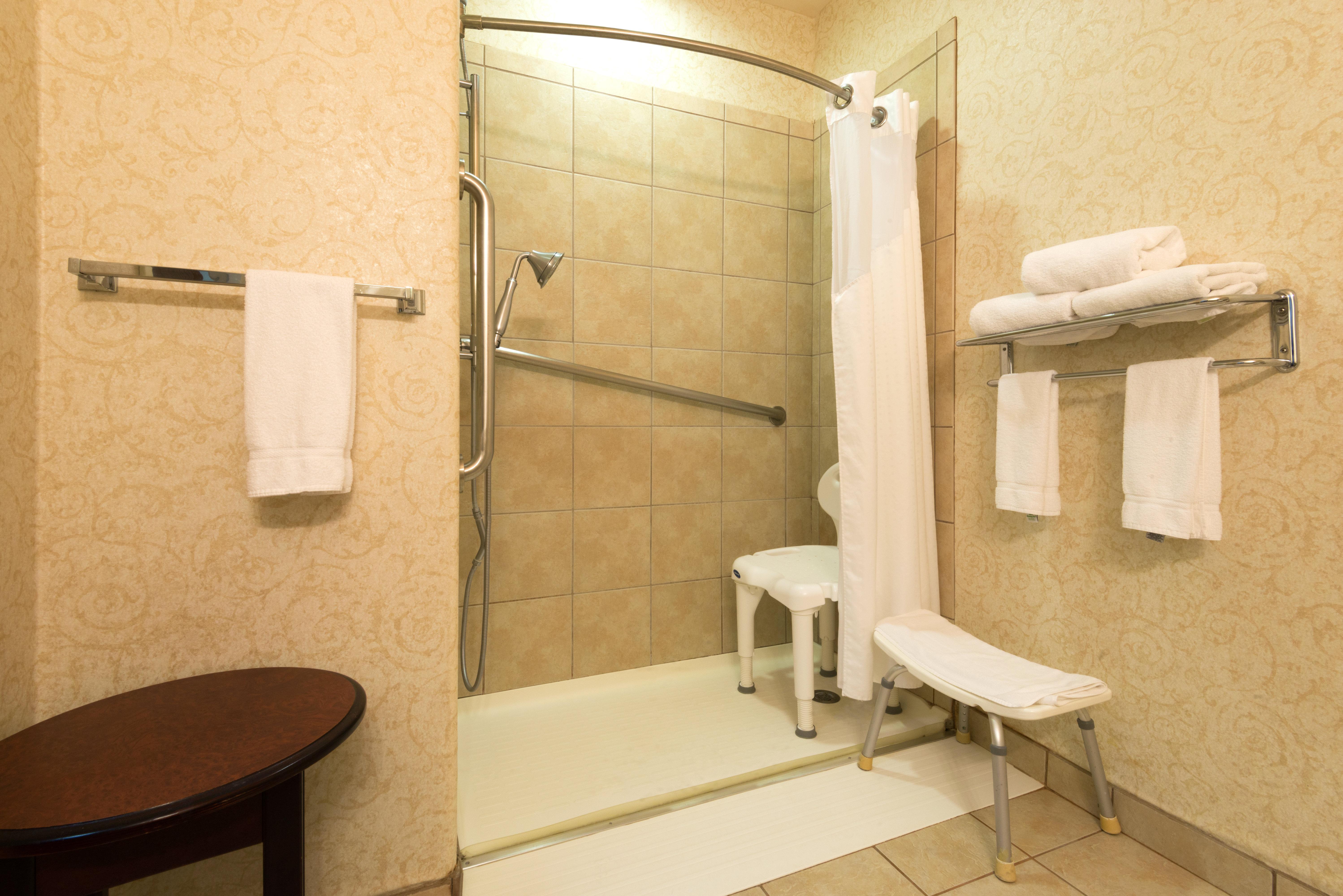 Holiday Inn Express Hotel & Suites Evanston By Ihg Екстериор снимка