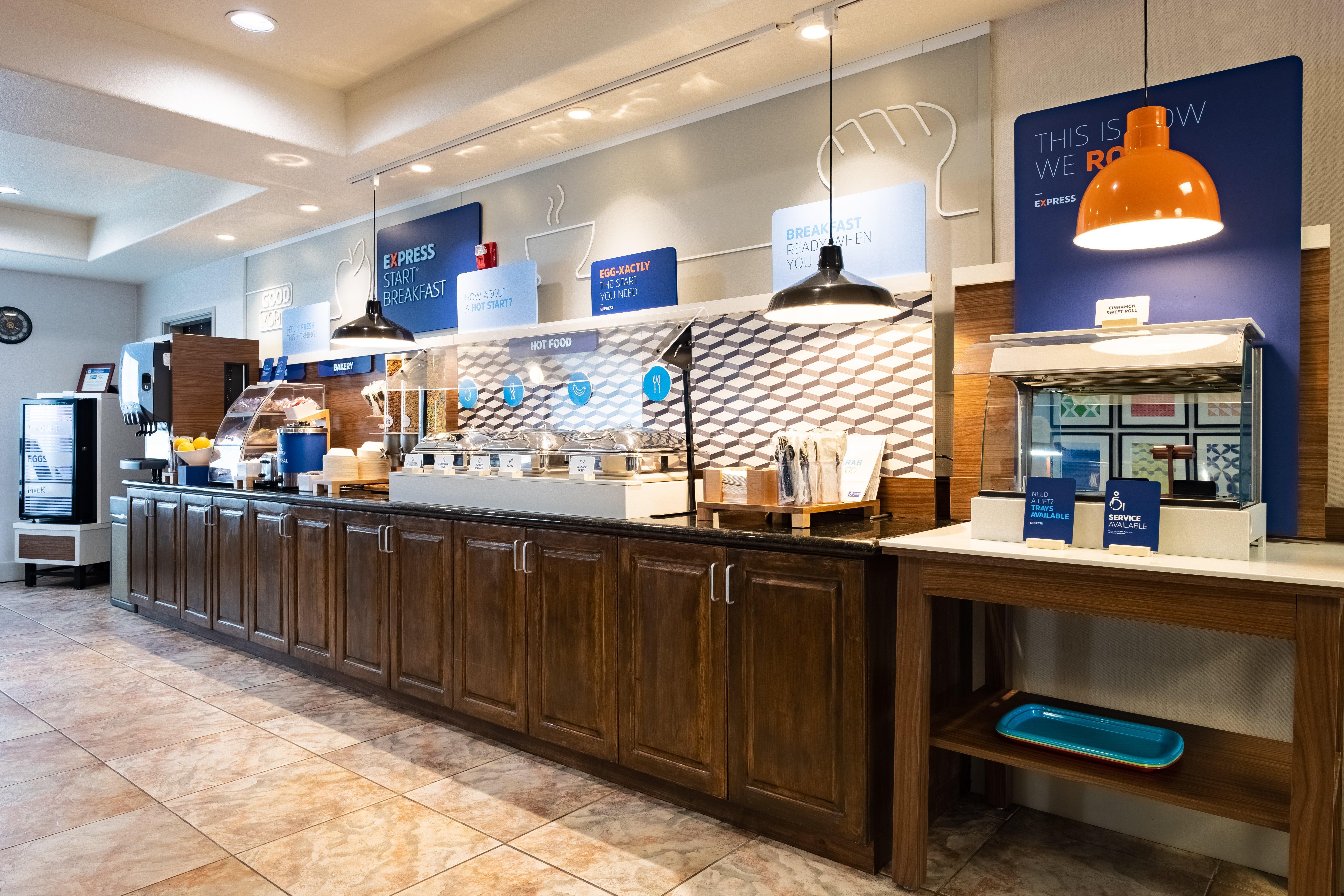 Holiday Inn Express Hotel & Suites Evanston By Ihg Екстериор снимка