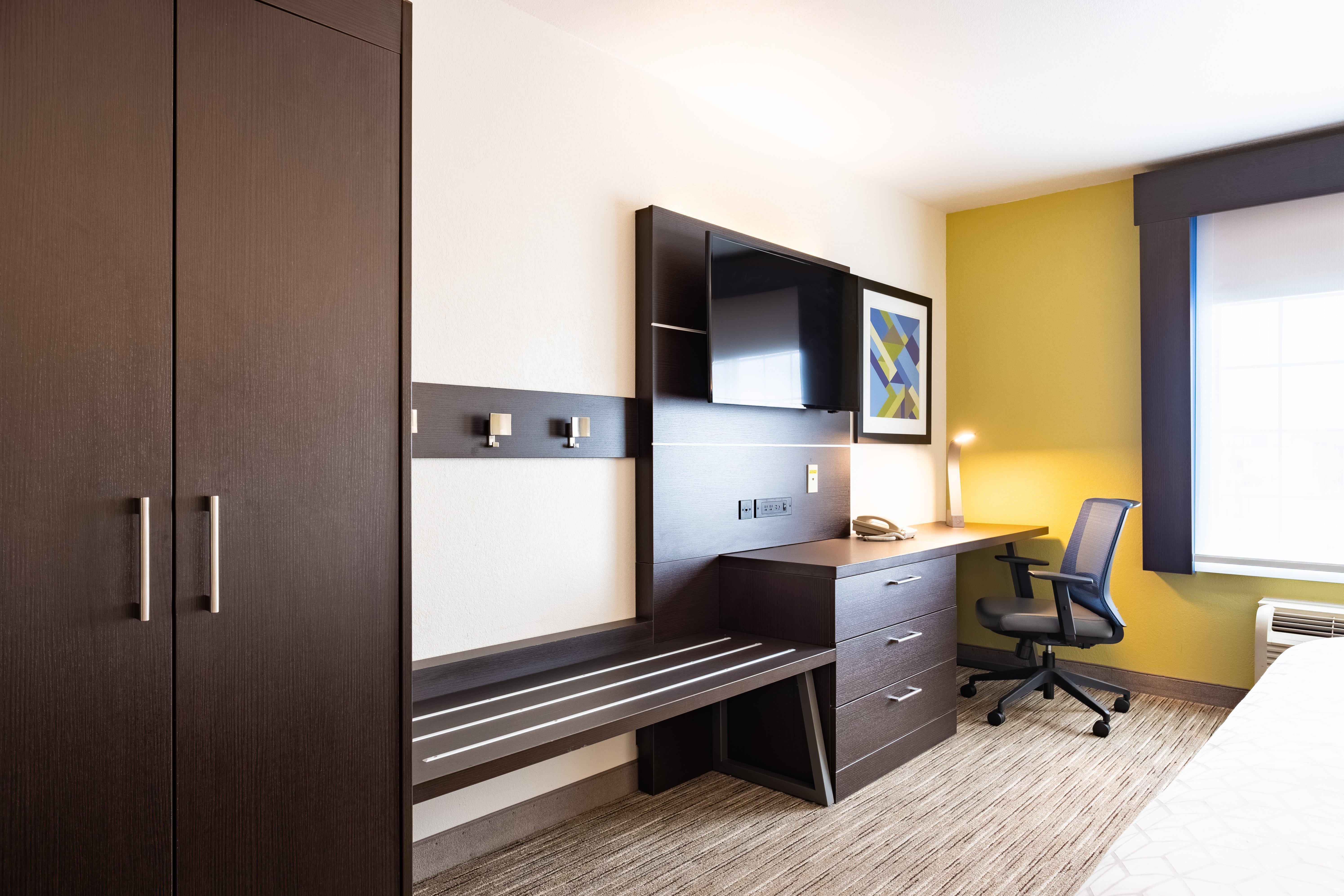 Holiday Inn Express Hotel & Suites Evanston By Ihg Екстериор снимка