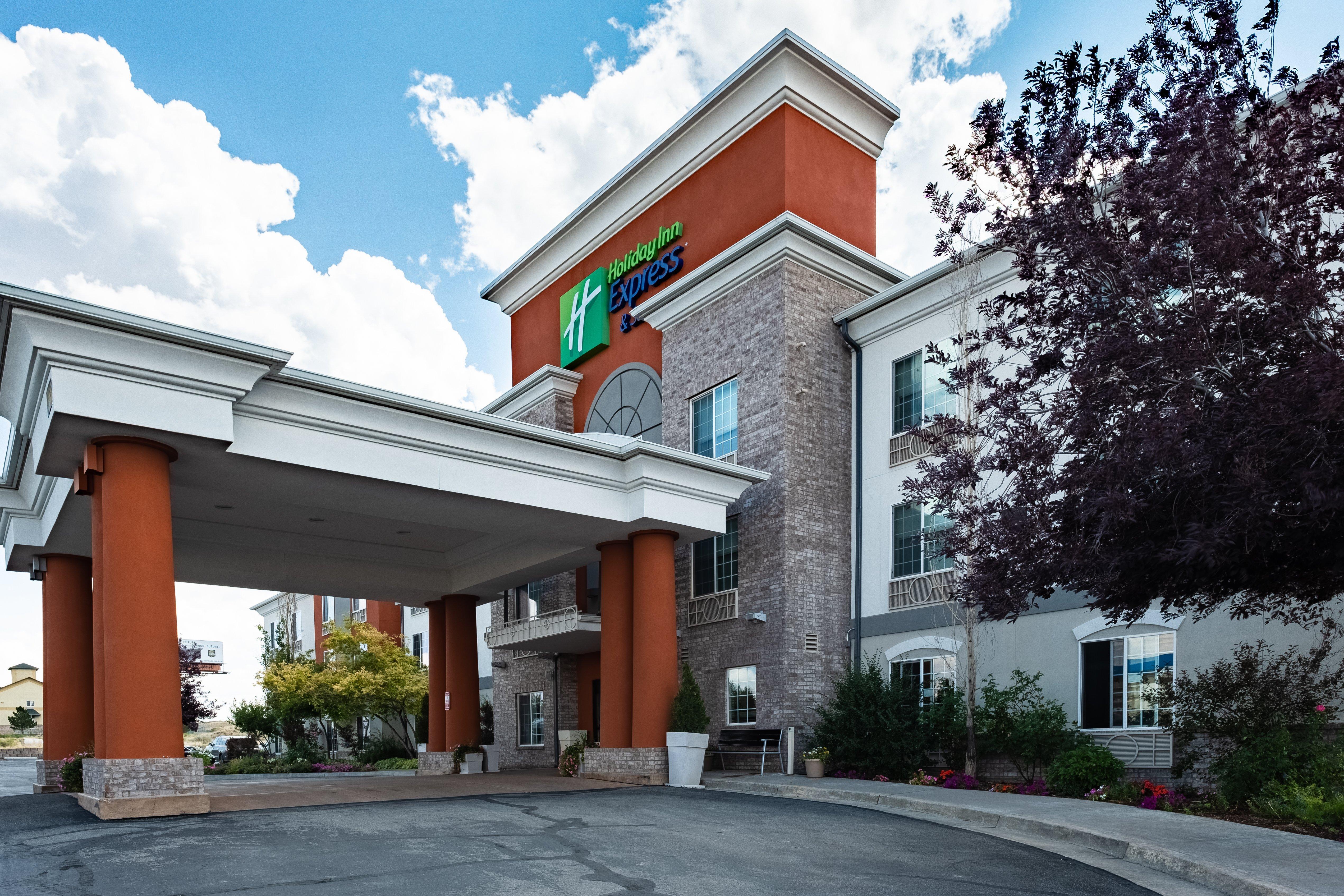 Holiday Inn Express Hotel & Suites Evanston By Ihg Екстериор снимка