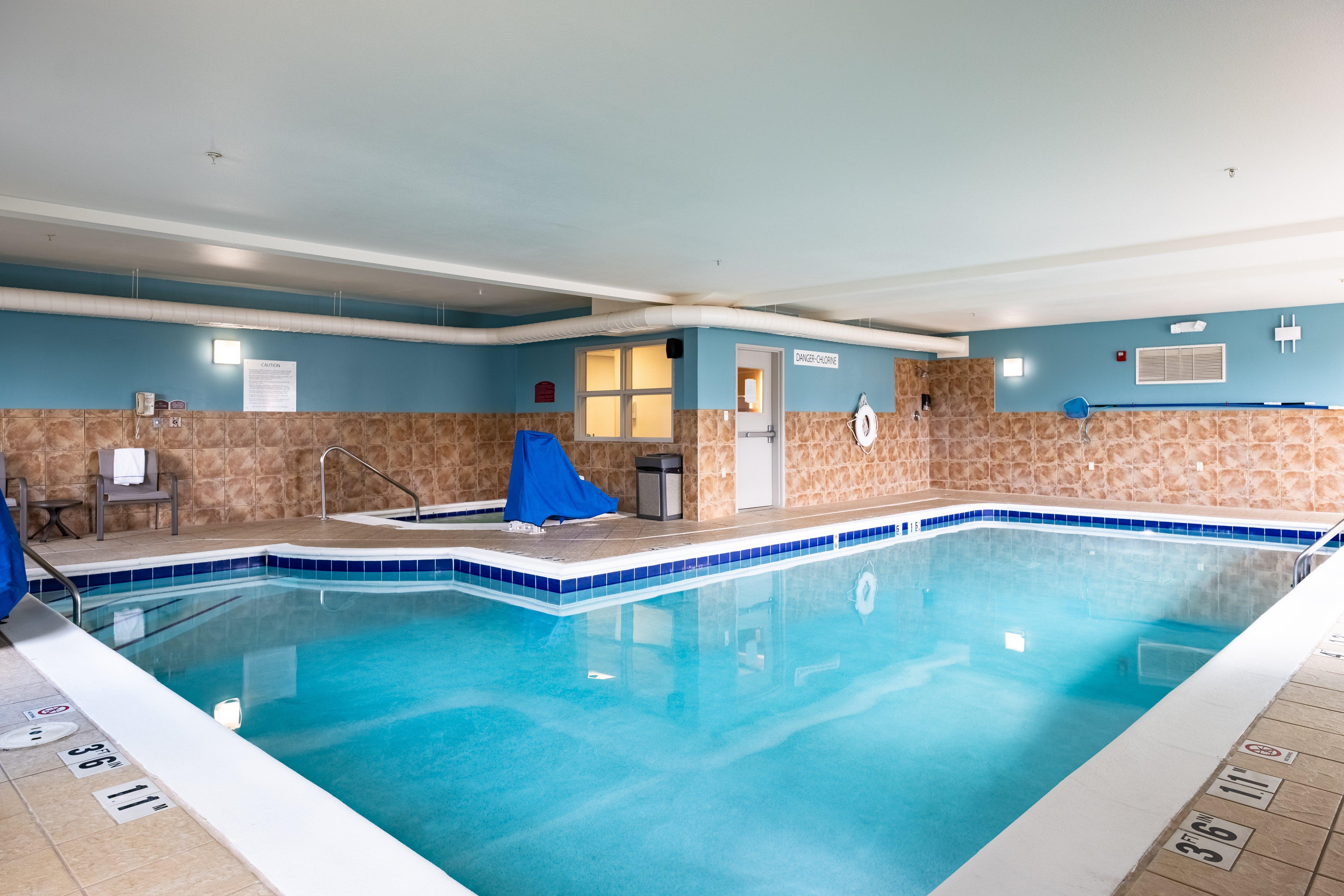 Holiday Inn Express Hotel & Suites Evanston By Ihg Екстериор снимка