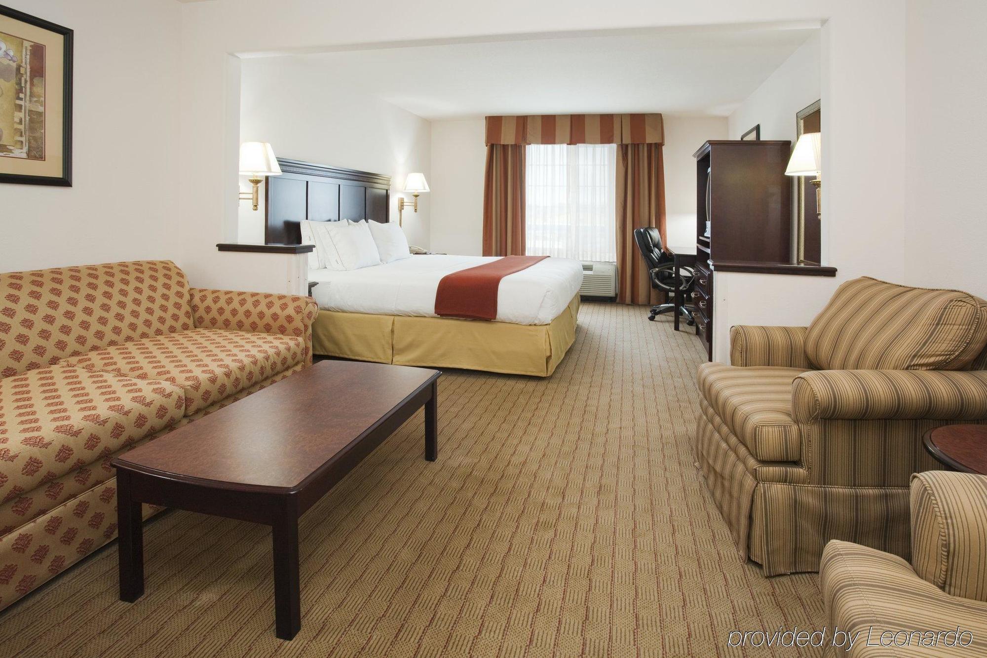 Holiday Inn Express Hotel & Suites Evanston By Ihg Стая снимка