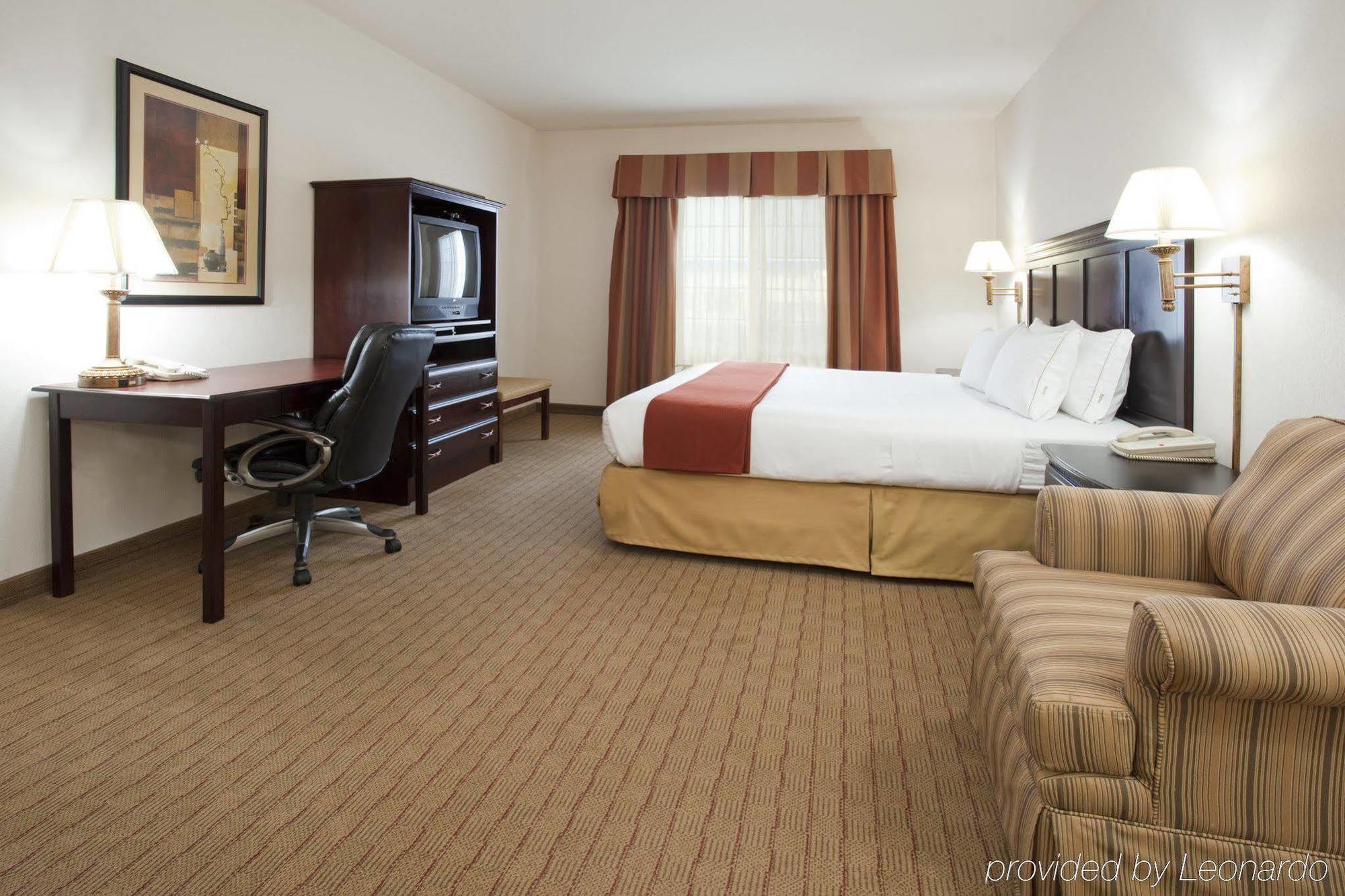 Holiday Inn Express Hotel & Suites Evanston By Ihg Стая снимка
