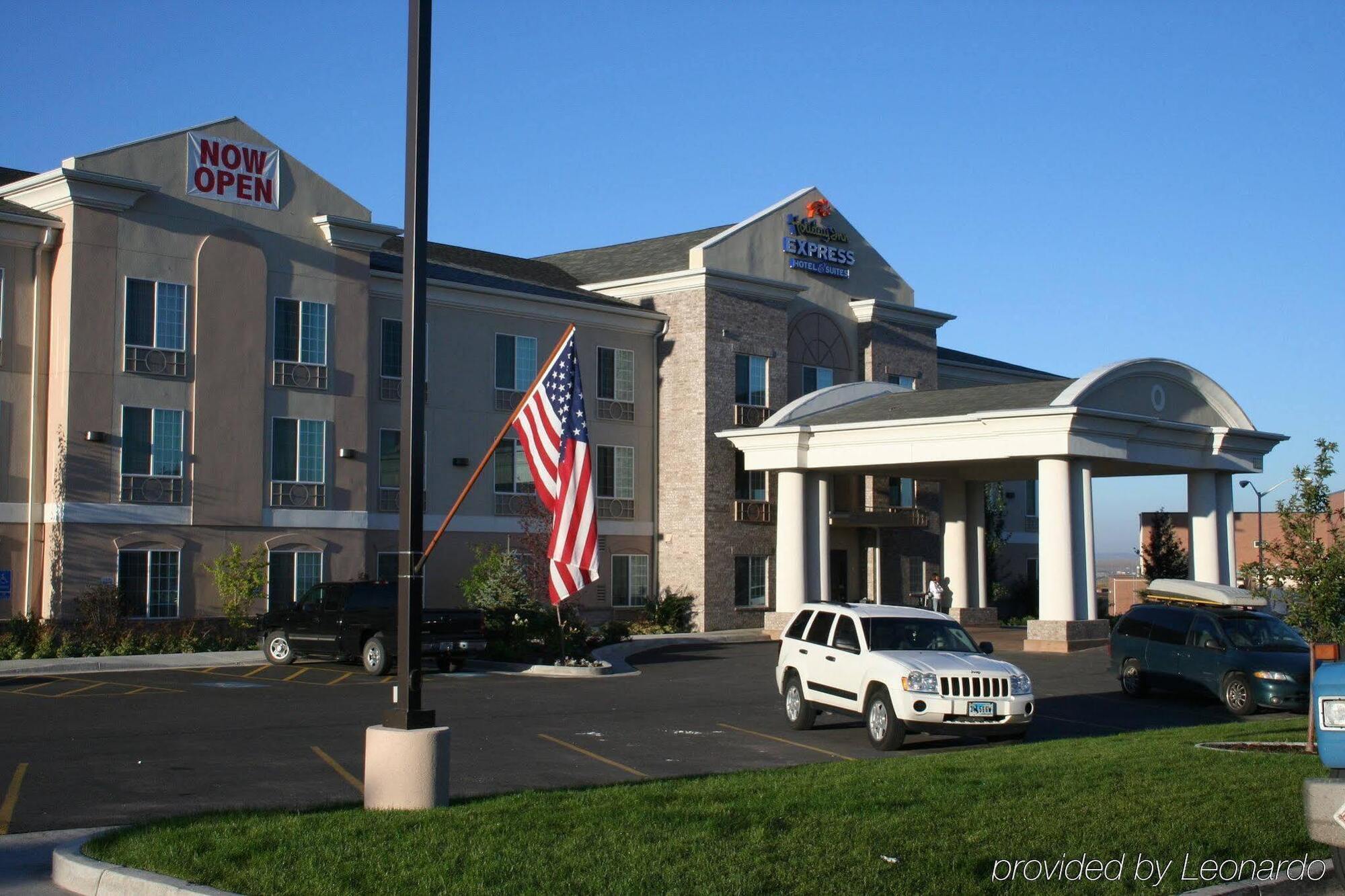 Holiday Inn Express Hotel & Suites Evanston By Ihg Екстериор снимка